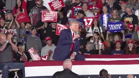 "We Are Going to CLOSE THE BORDER" - Trump Take Question From Laid Off Michigan Autoworker