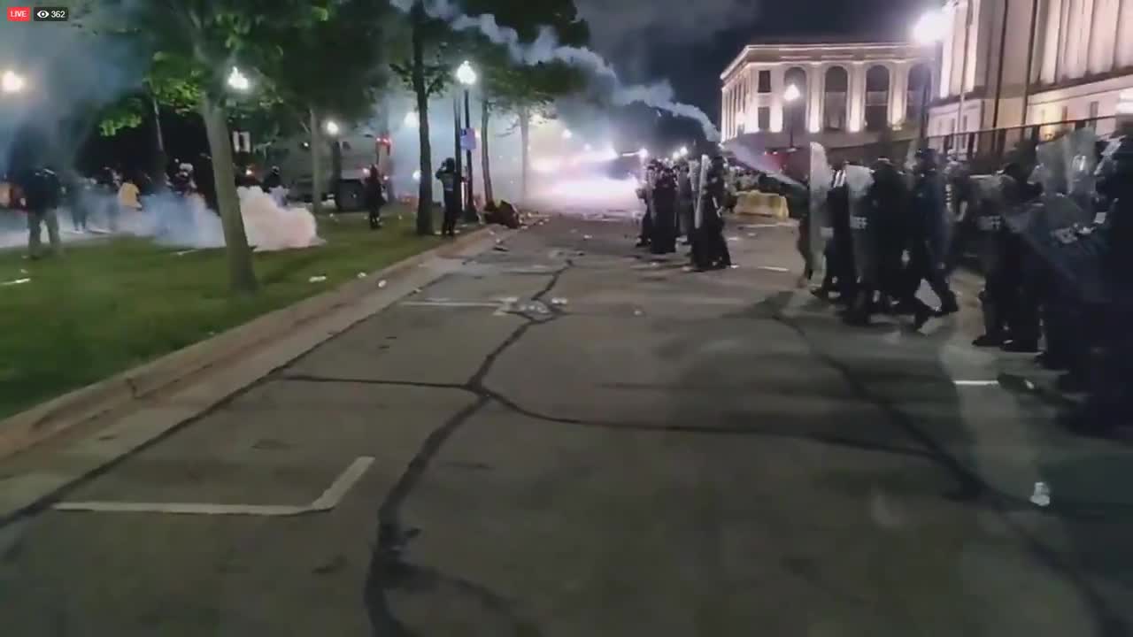 BLM & Antifa Riots 2020 - 2020-08-26-02-57-37--Kenosha.mp4