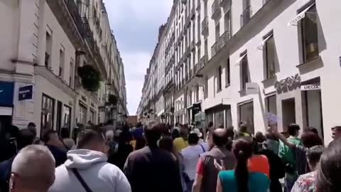 FRANCIA.VACCINAZIONI OBBLIGATORIE. Reazione del Popolo #3