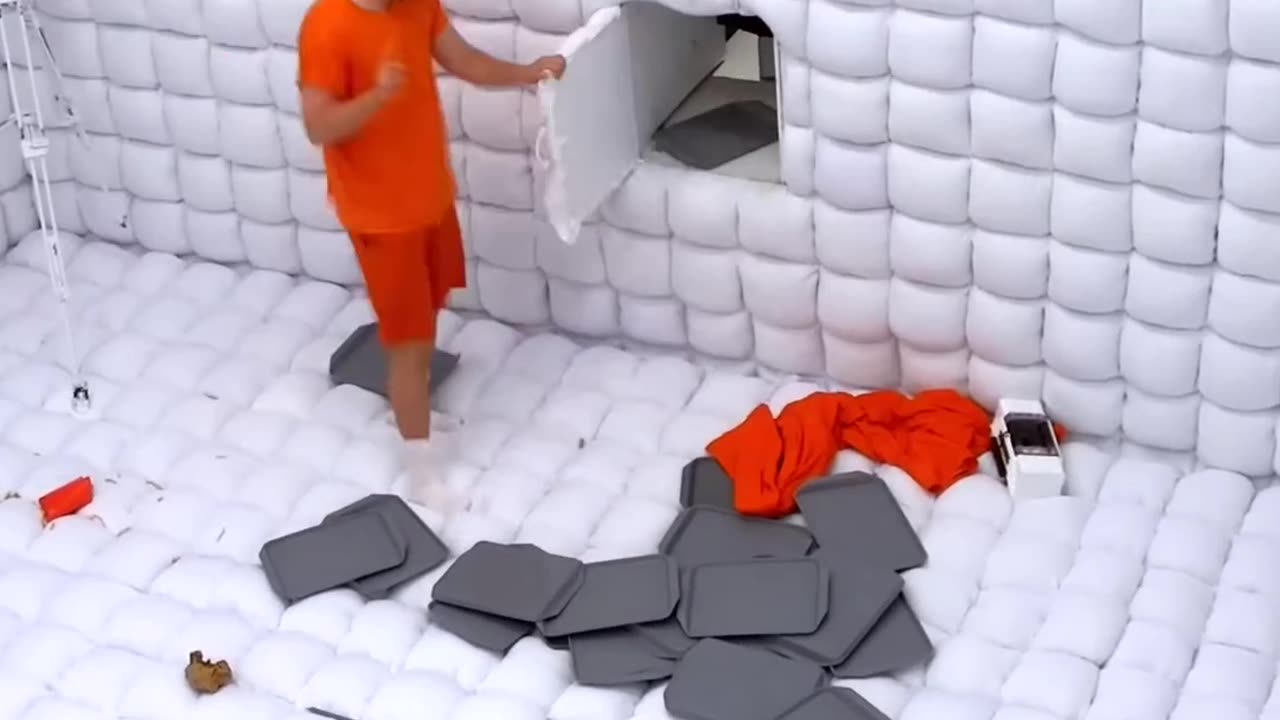 8 Hour Challenge_ Surviving Solitary Confinement