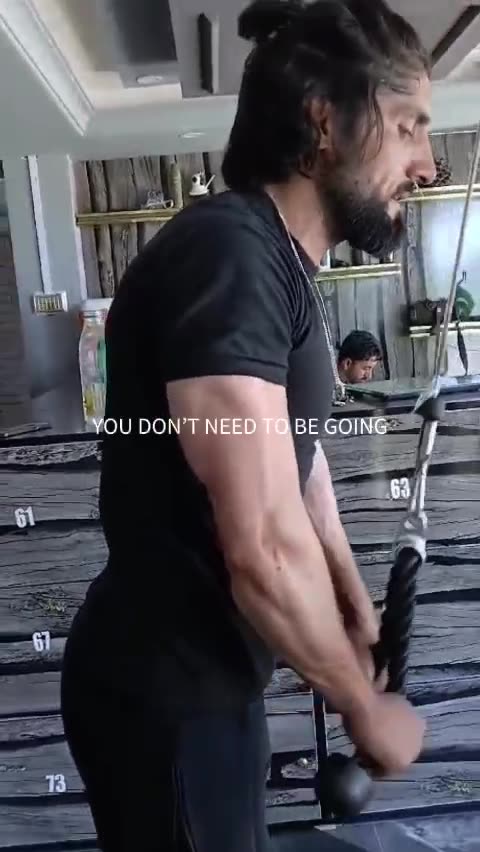 Tricep pushdown machine