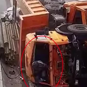 IDIOTS IN CAR CRASHES