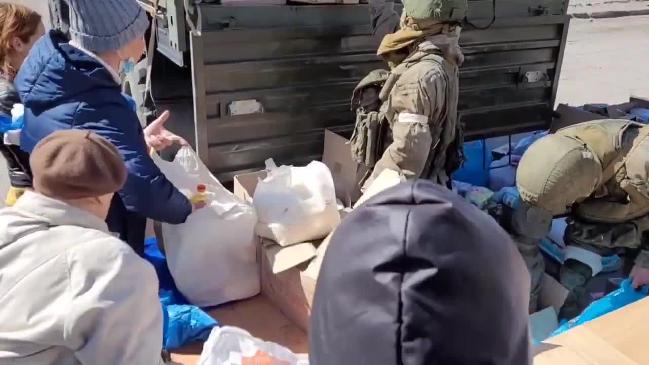 city of Kherson, the military of the RF Armed Forces issued humanitarian aid
