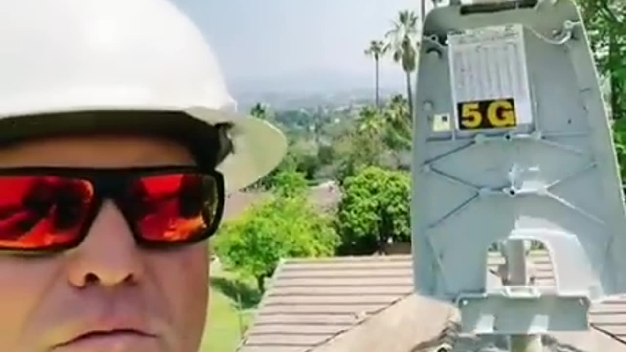 THE 5G STREETLIGHT