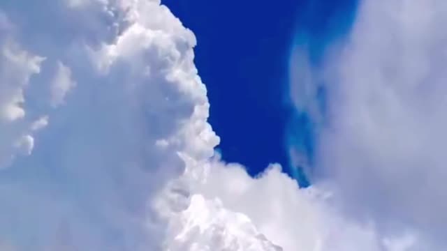 What do beautiful clouds look like?