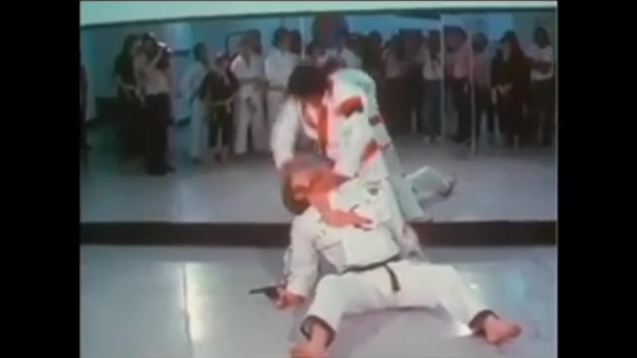 Elvis & Karate