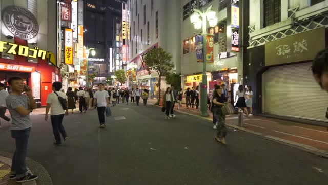 【4K】Night walk in Shinjuku, Tokyo