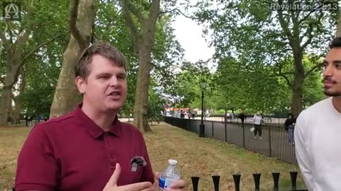 Speakers Corner - Bob vs Muslim - The Treatment Of Woman In Islam - Are They Tre