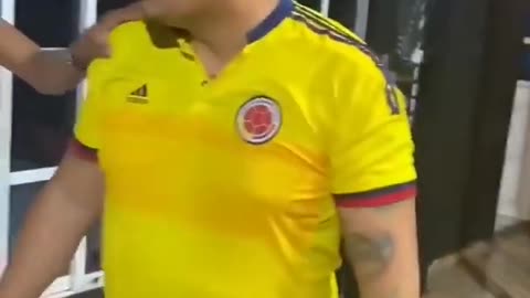 This Man didn't know what hit EM... what a kiss