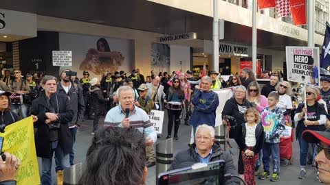 Singing at Burke Street Melbourne 25 06 2022