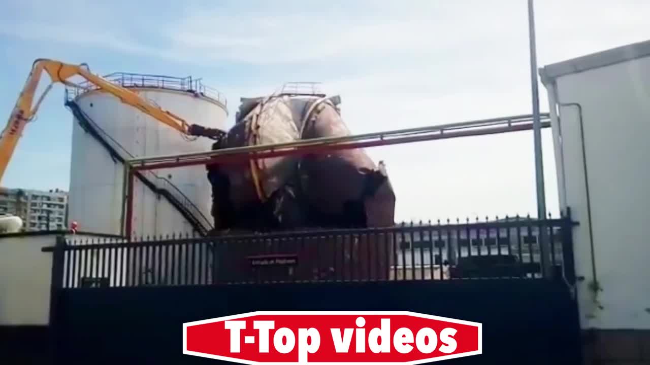 TOP 10 Extreme Dangerous Idiots Truck Fails Compilation 2021!! Crazy Heavy Equipment Drive skills