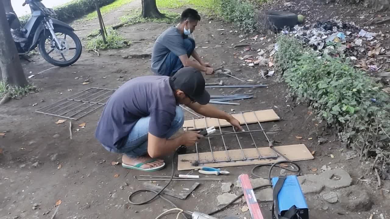 pembuatan rangka besi penutup AC part 3