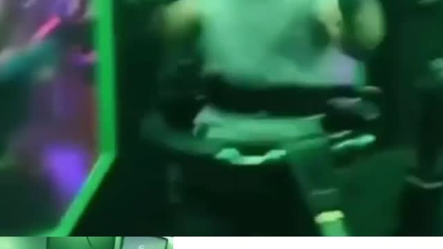 ME FIGHTING IN THE METAVERSE PRISON AFTER SCREENSHOTTING NFTS