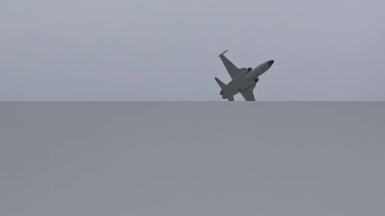 Insane F-22 Jet Fighter Takeoff and Maneuvers!