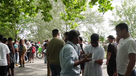 Muslims Confused as to Where a 114 Chapter Quran Comes From _ Arul Velusamy _ Speakers' Corner