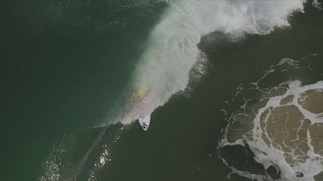 Courtney Conlogue, Eco-warrior surfer and Swatch Proteam athlete (IAMECO Warrior)