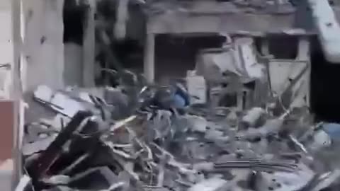 جنود الاحتلال يسخرون