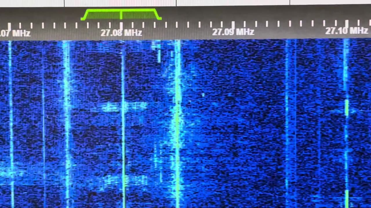 31 MHz “Buzzer” or “Horn” Signal [Center 31.150 MHz] Slowly Moving Lower In Frequency