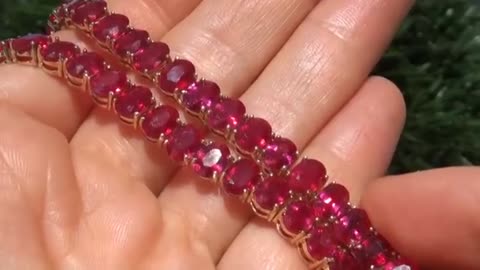 Ruby neckle