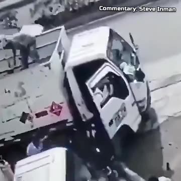 Robber gets the Donkey Kong treatment.