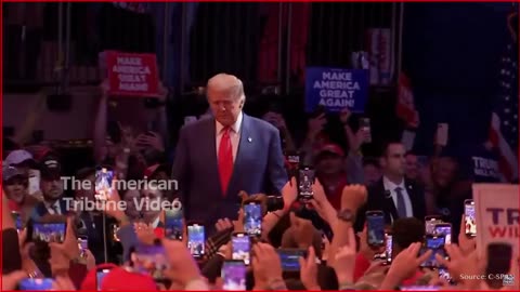 MSG Crowd Goes Wild As Melania Introduces Trump, Then The Two Embrace On Stage