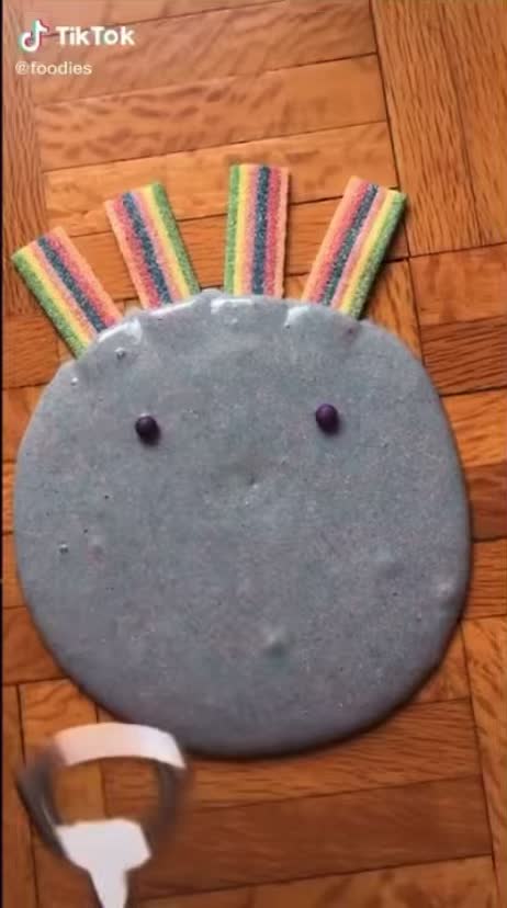 When you are bored and have slime infront of you