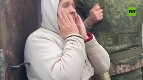 Russian soldier liberates his parents from Ukrainian occupation after 8 years