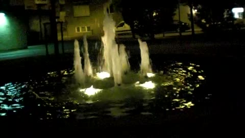 Fontänen vid Eneborgsplatsen i Helsingborg, om kvällen. 7 Sept. 2012