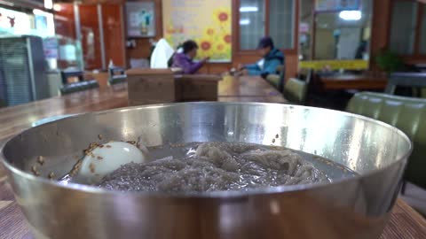 Korean summer food naengmyeon noodle