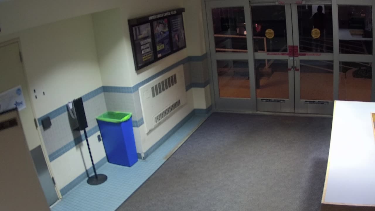 1662HQOB01WestDoor_2021-01-06_20h51min02s557ms.mp4