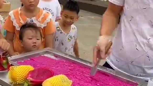 Street Ice Cream Rolls Making-Yummy!