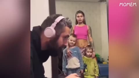 if you laugh four times, you lose