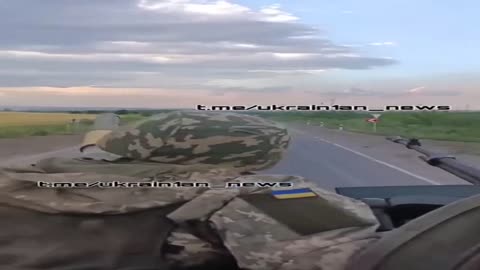 The authors of the video claim that they have entered the Luhansk region. The road sign "Luhansk r