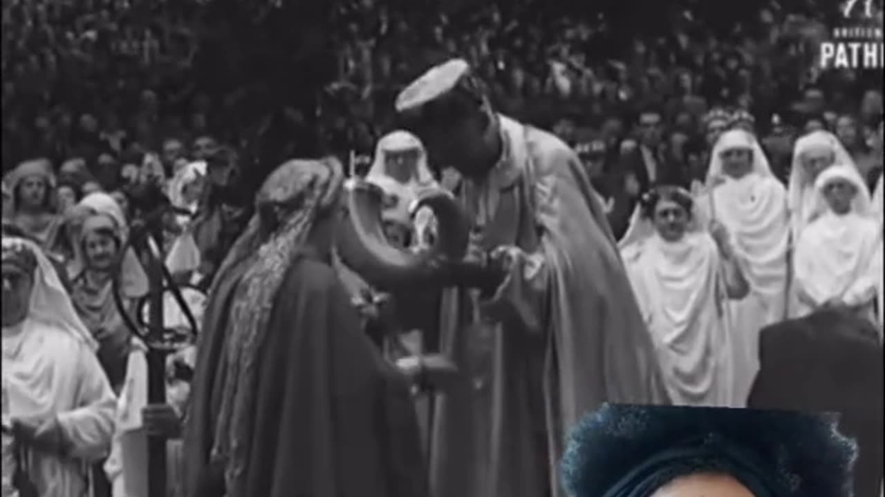 QUEEN ELIZABETH WAS A DRUID WITCH!? IN A ANCIENT DRUID CEREMONY 1946