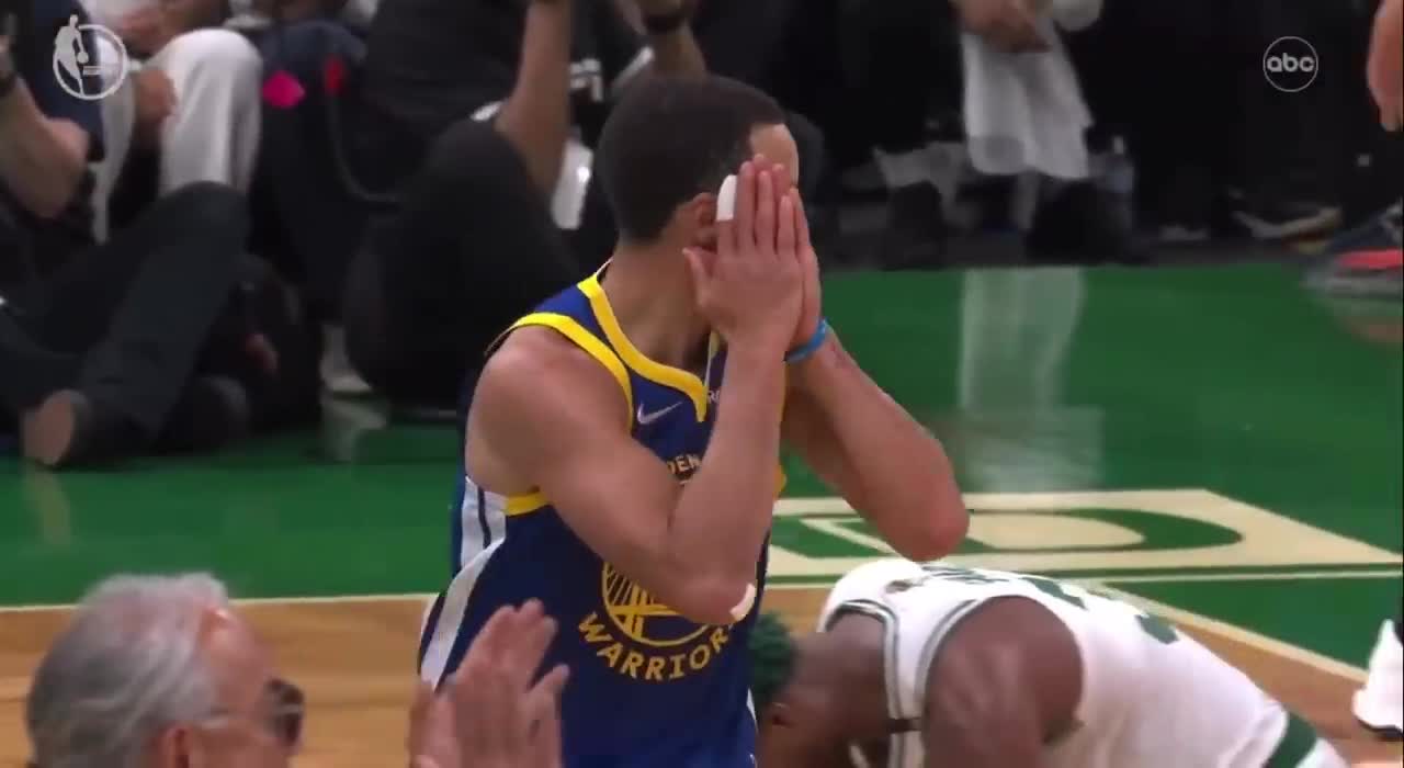 When steph curry is on fire 🔥🔥🔥