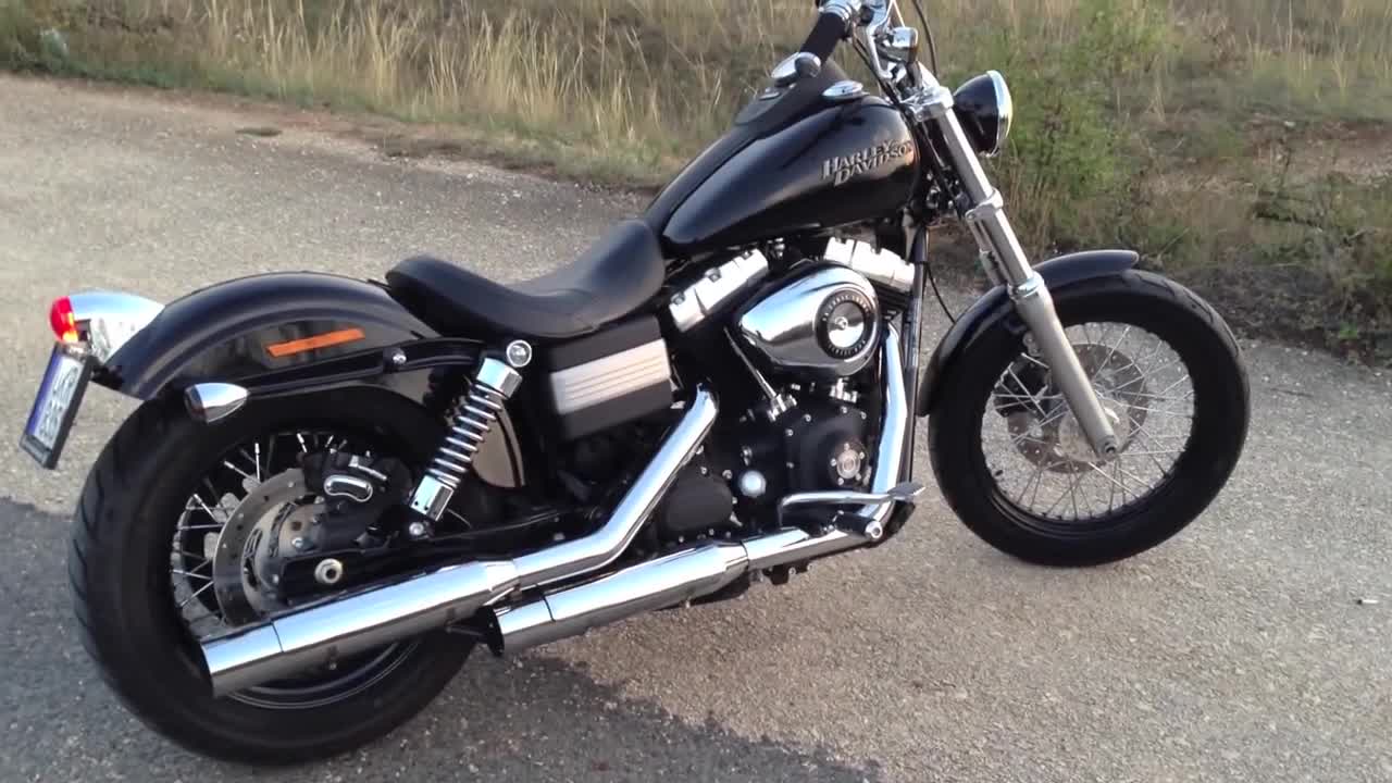 Harley Davidson Street Bob exhaust sound