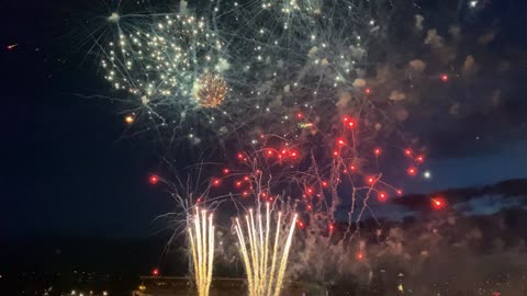 Beautiful Fireworks in Calgary, Alberta!!! worth watching!!!🧐🧐🧐