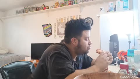 Ate a pizza 🍕 and 🫘 and 🌽 🍿 🍟 🍔