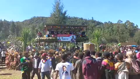 A Typical Political Rally in Papua New Guinea