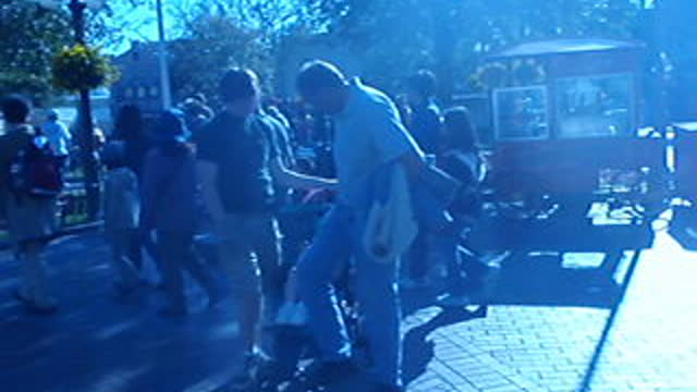 Goofy signing autograph book