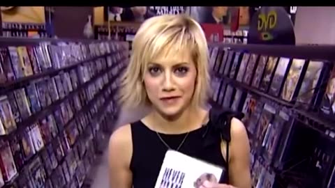 Brittany Murphy goes to Blockbuster in New York 2004