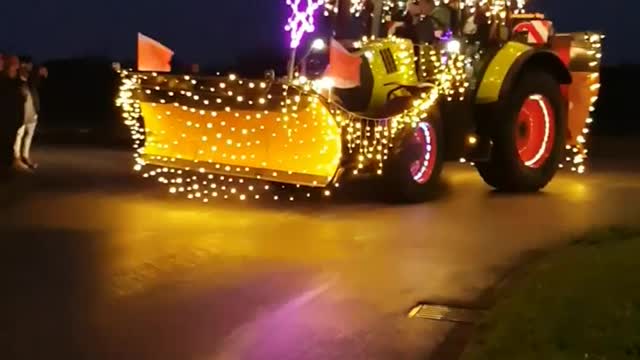 Weihnachtsparade der Landwirte 🚜