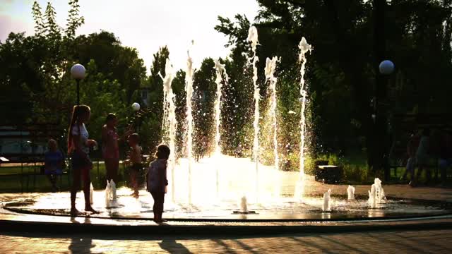 CHILDREN and FOUNTAIN