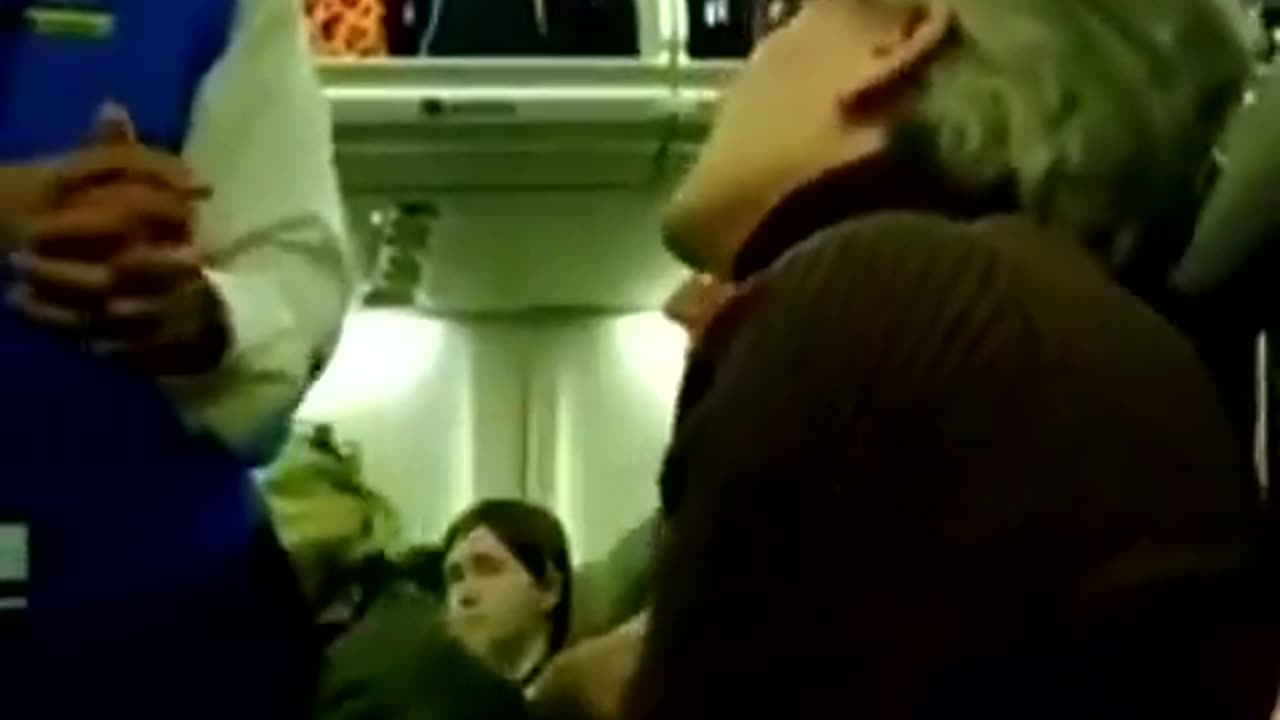 TDS Women tries to get Trump Supporter kicked off Plane and it Doesn’t Work out too Well