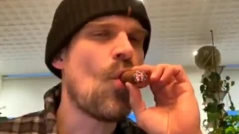 can't believe david harbour invented smoking