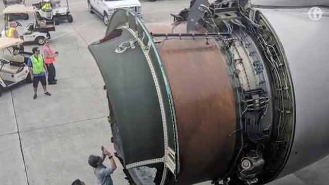 Engine on United Airlines plane falls apart on flight to Hawaii