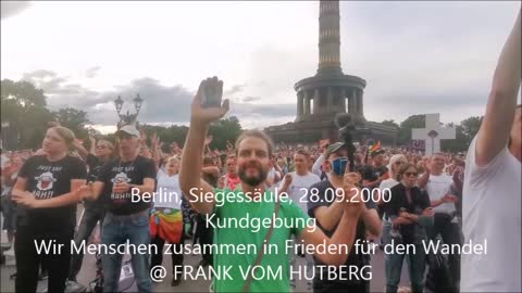 WIR MENSCHEN ZUSAMMEN IM FRIEDEN FÜR DEN WANDEL - BERLIN, 29 08 2020, Siegessäule, Kundgebung