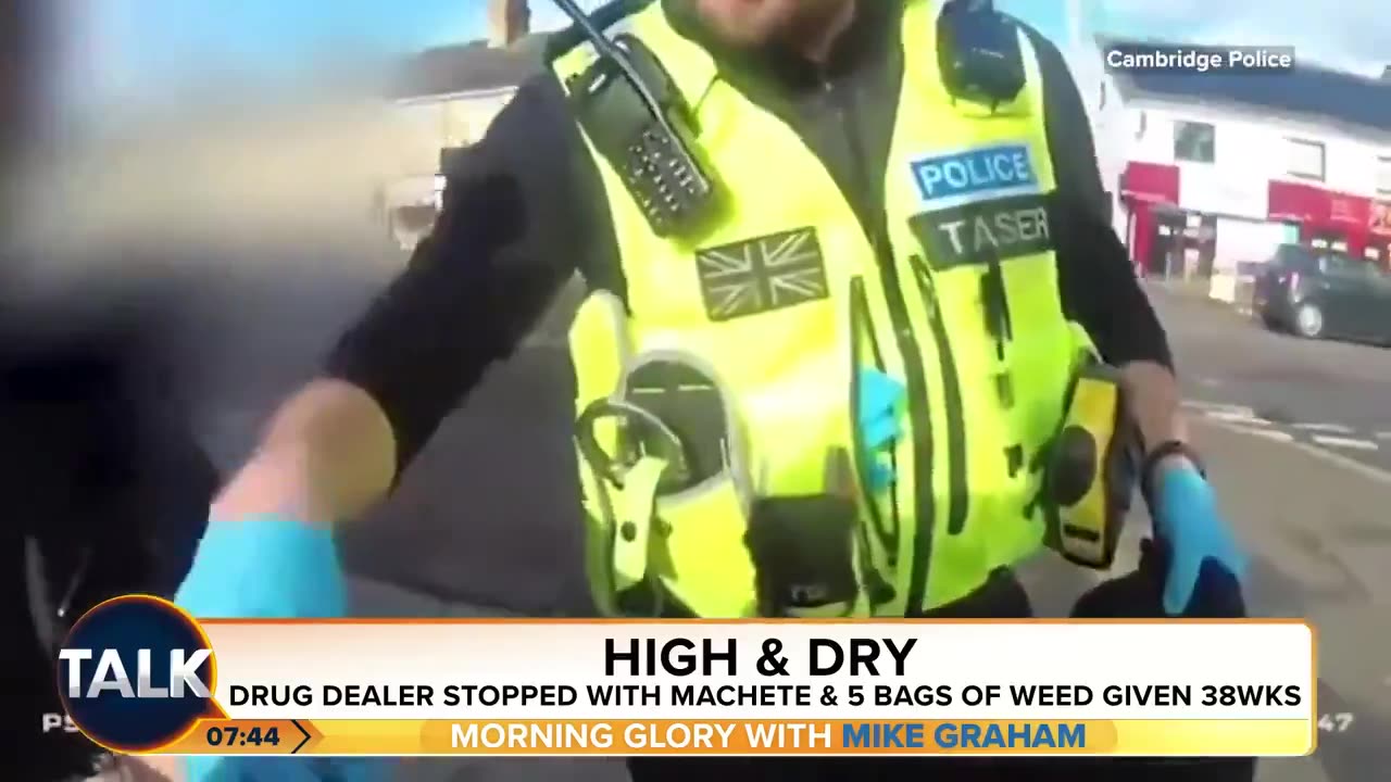 England - Migrant drug dealer with machete doesnt even speak english