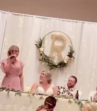 Make fun of the bride and groom