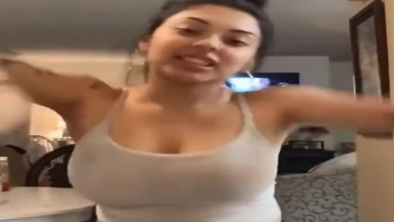 Bouncing - Big bank tiktok challenge 🔥🔥❤️🔥ClipchampGirls #twerkmusic #gym #fit #workout